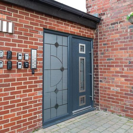 Modern Apartment Close To City Centre With Parking Leeds  Exterior foto