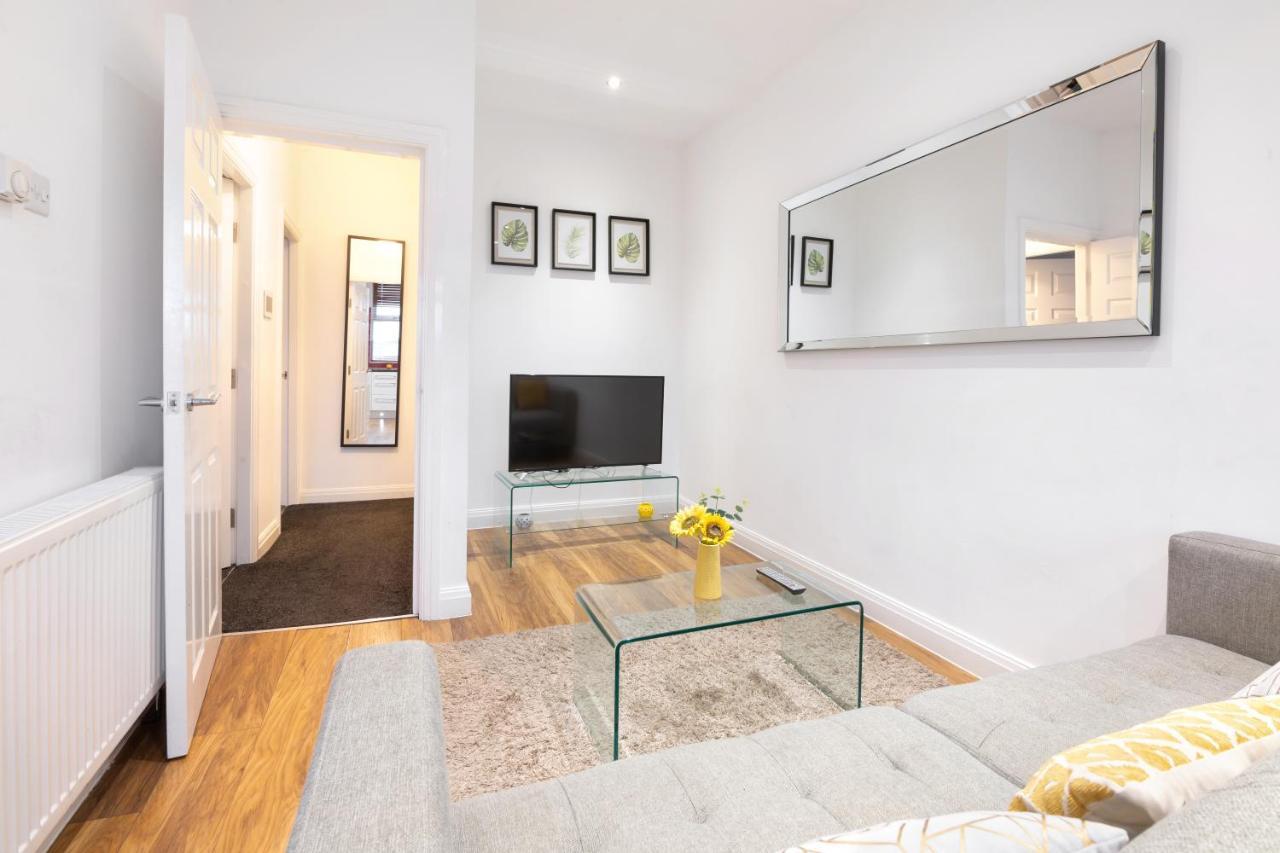 Modern Apartment Close To City Centre With Parking Leeds  Exterior foto