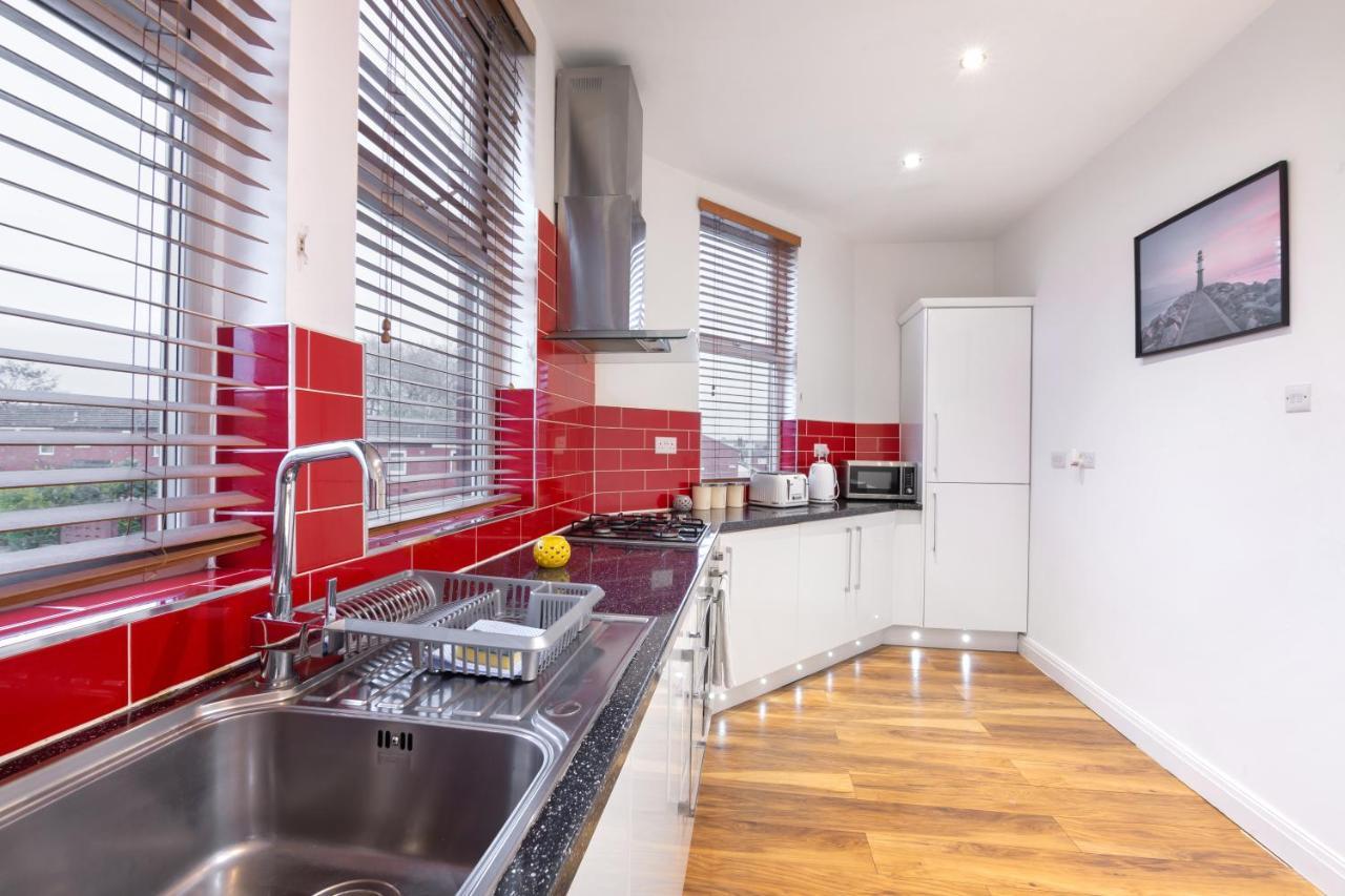 Modern Apartment Close To City Centre With Parking Leeds  Exterior foto